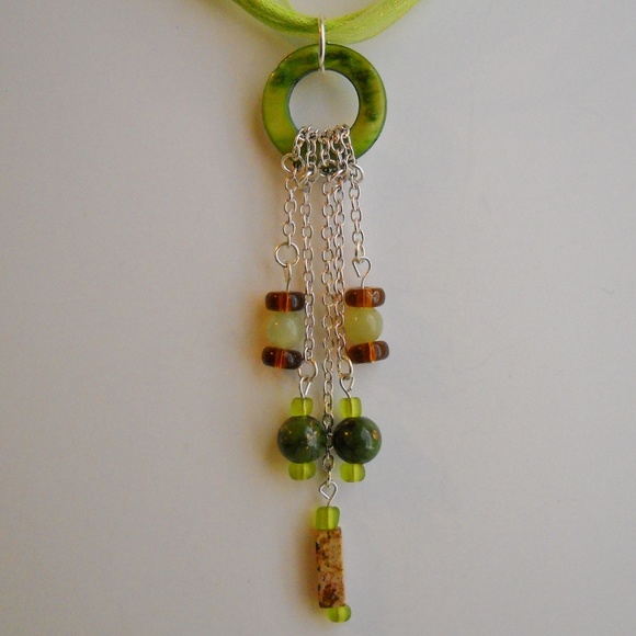 Green Shell Hoop Amber Glass Brown Beaded Pendant Necklace Silver Chain Handmade - Picture 2 of 7